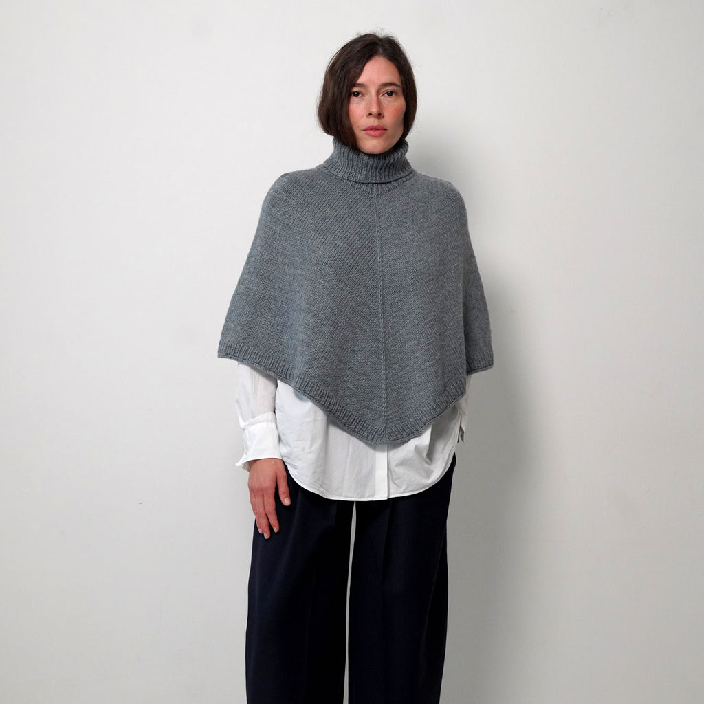 KIT: Enholmen Strik Poncho